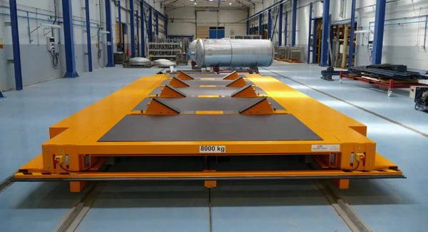 Chariot de transfert industriel sur rails : innovation et sécurité